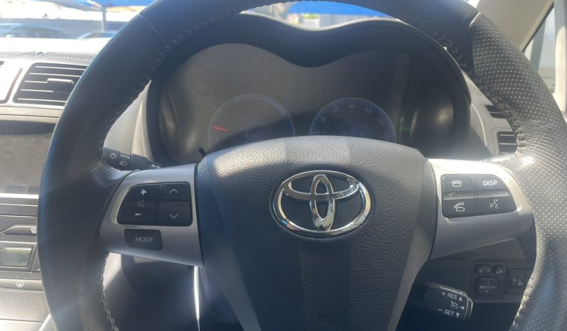 Toyota Auris 2011 full