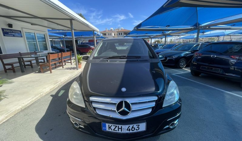 Mercedes-Benz B-Class 2011 full