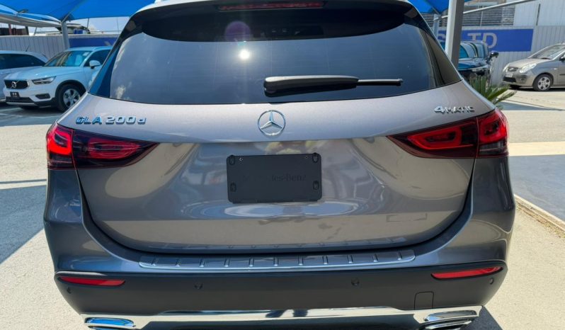 Mercedes-Benz GLA-Class 2021 full