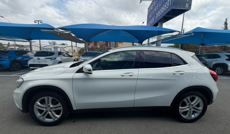 Mercedes-Benz GLA-Class 2015 full