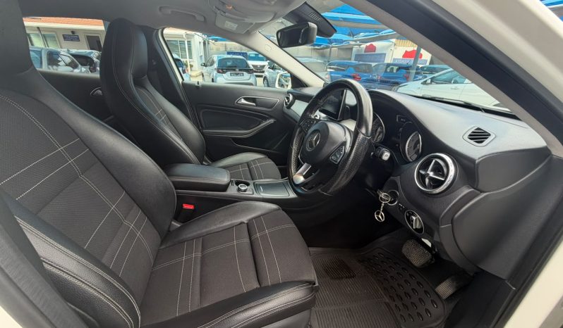 Mercedes-Benz GLA-Class 2015 full