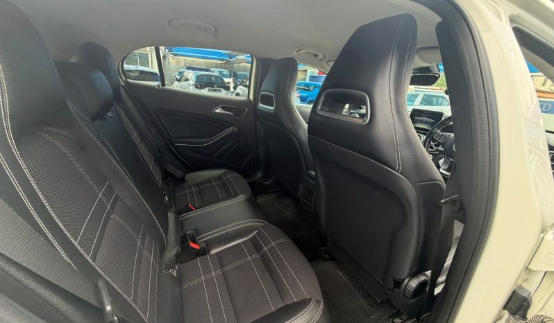 Mercedes-Benz GLA-Class 2015 full