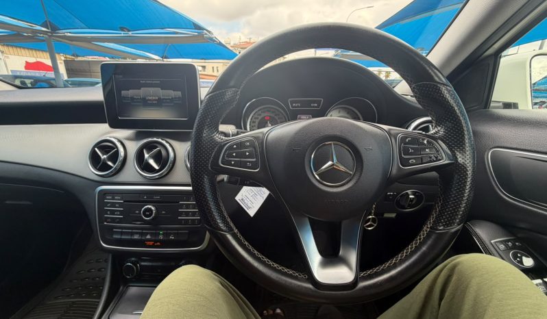 Mercedes-Benz GLA-Class 2015 full